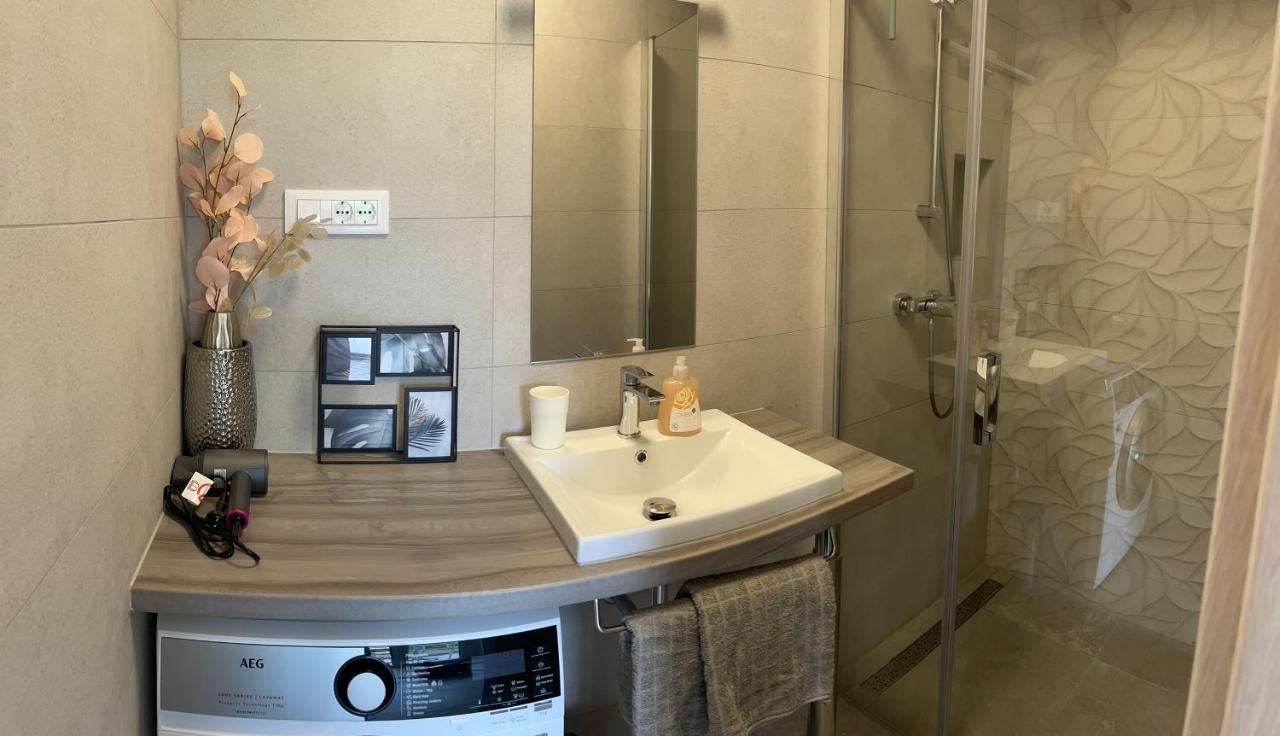 Sandra Apartments Makarska Eksteriør billede
